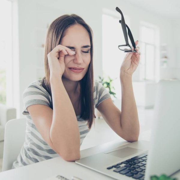 O Impacto das Telas na Saúde dos Olhos e Como se Proteger - Vem de Óculos